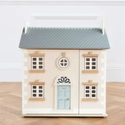 Bay Tree Wooden Dollhouse