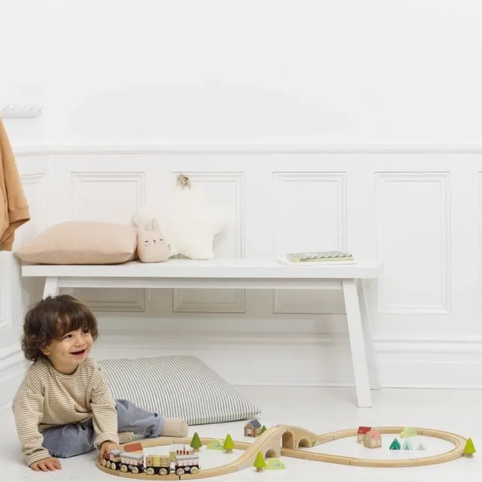 Figure 8 Wooden Train Set - 40 Pieces