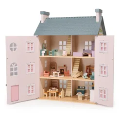 Heather Hall Dollhouse