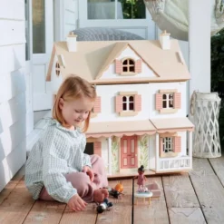 Humming Bird Dollhouse
