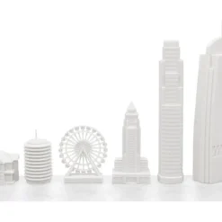 New York Versus Los Angeles Acrylic Chess Set with Black and White Wood Hatch Board