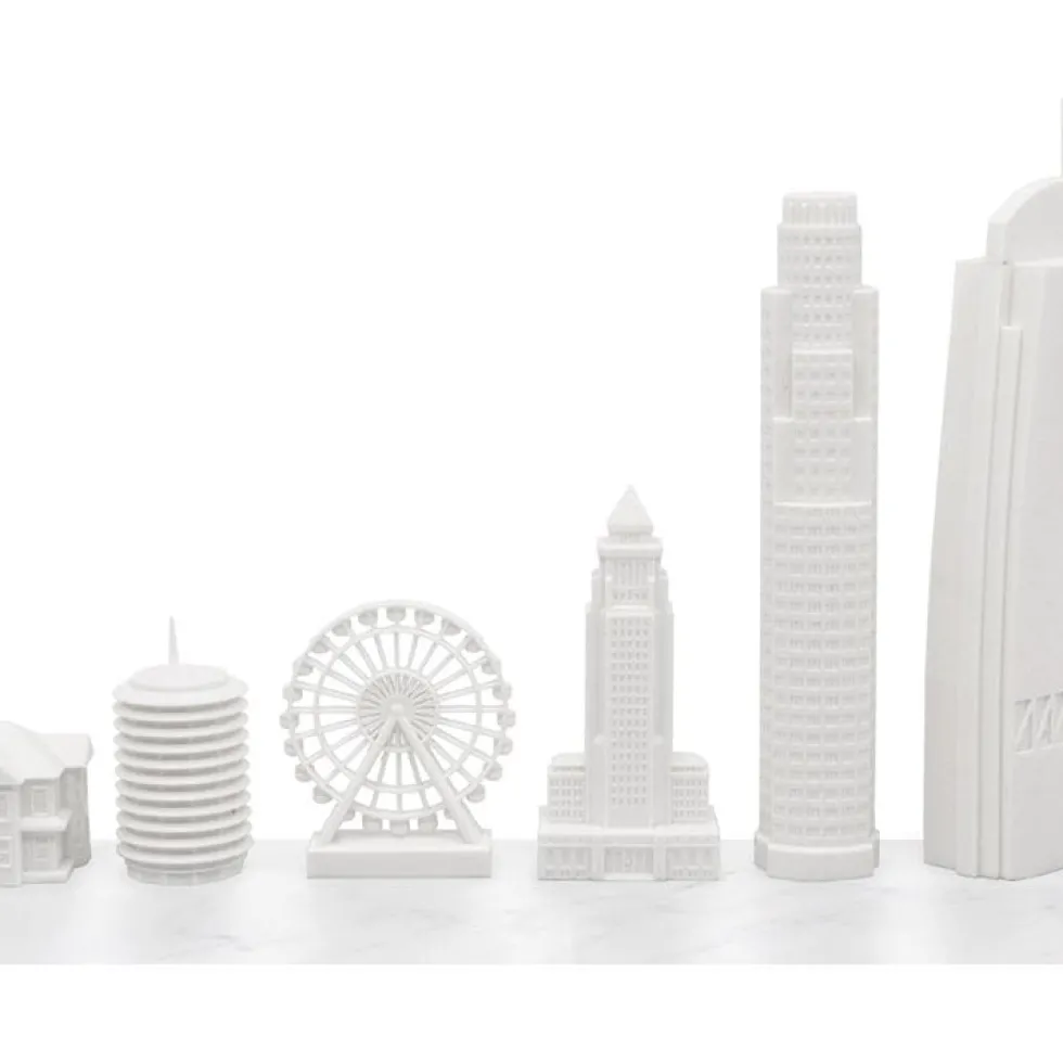 New York Versus Los Angeles Acrylic Chess Set with Black and White Wood Hatch Board