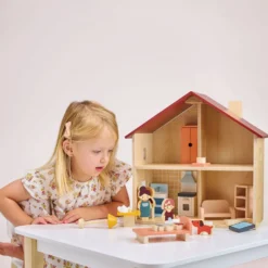 Poppets Dollhouse